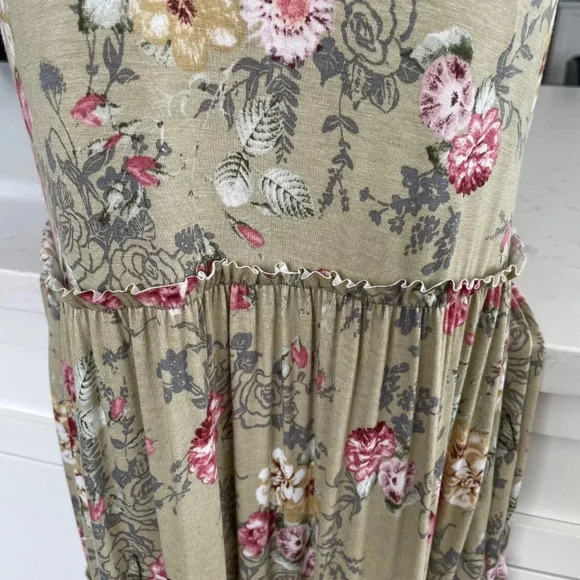 Papillon SS Rayon Spandex Floral Dress w Tiered Design Sage Green Grey Sz S NWT - Picture 7 of 13